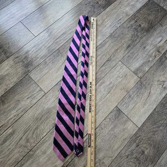 Jos. A. Bank Silk Pink and Black Diagonal Striped Tie - Picture 3 of 8